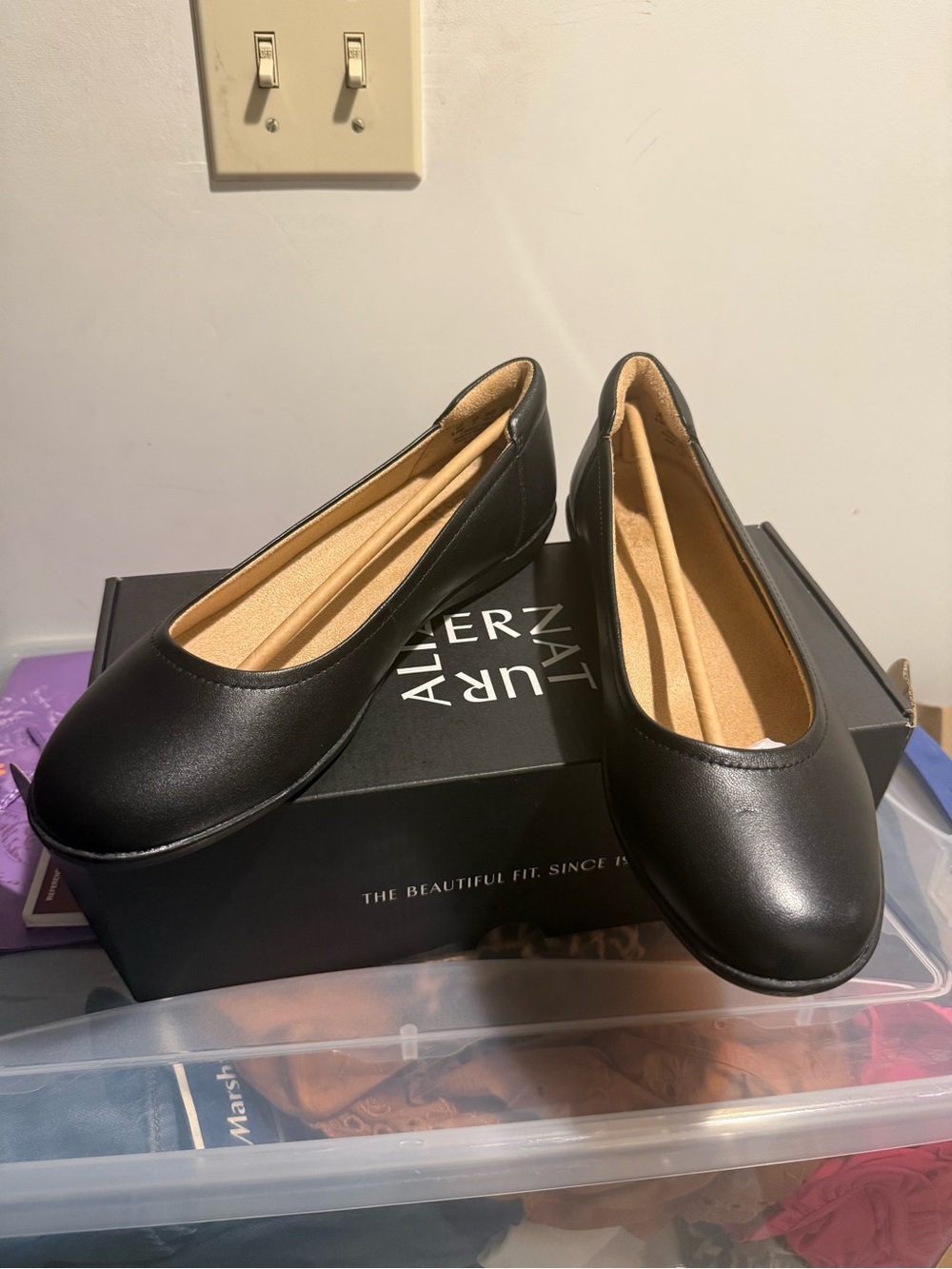 NEW Naturalizer Black Round-Toe Flats